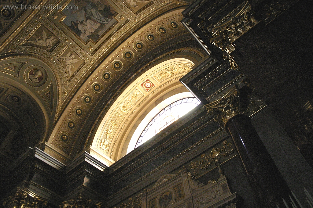 Budapest Basilica 2.jpg